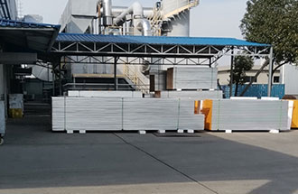12月26日，志遠凈化工程項目——江蘇省宜興市某工廠凈化車間凈化工程施工中